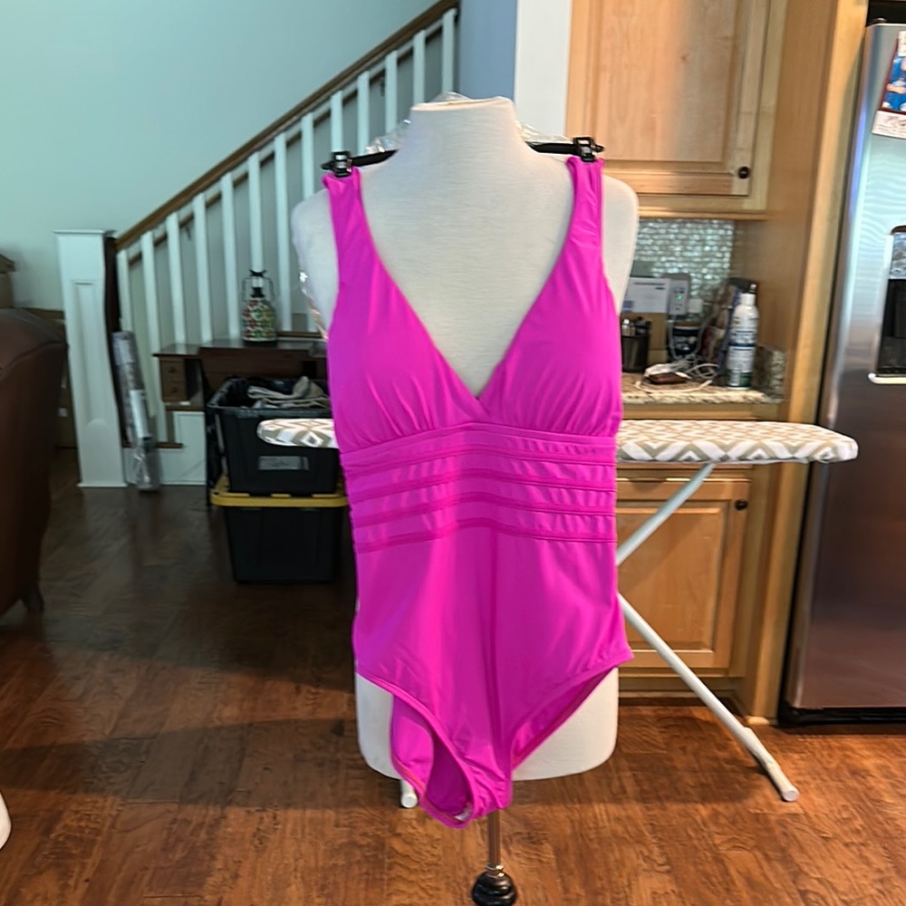 Sz 14 La Blanca Women's One Piece Swimsuit in Vibrant Pink